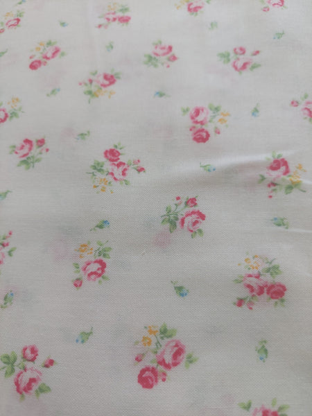 Flower Sugar cotton fabric by Lecien 30750-10 Roses on Cream