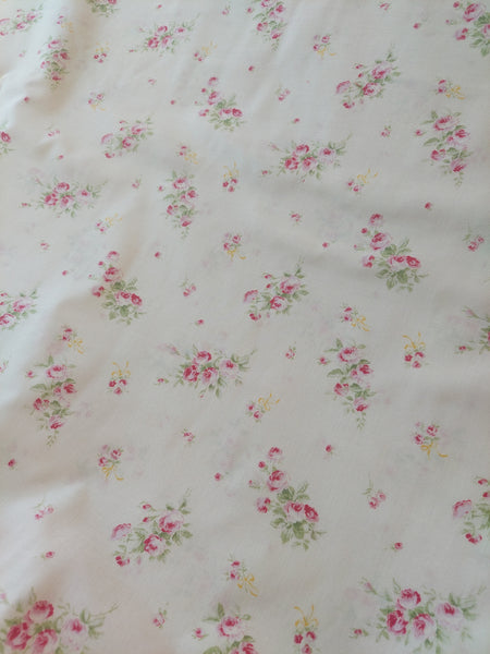 Yuwa cotton fabric Small Roses on Cream PDF-005A